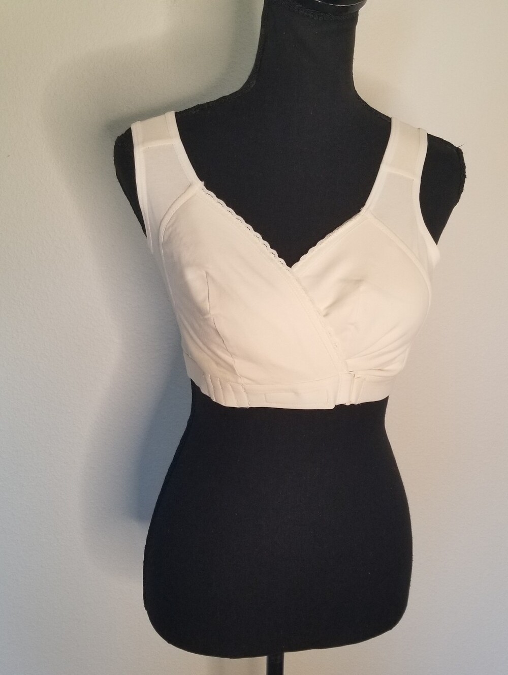 NEW EaseBlooming Cotton Front Latch Crossover Bra Wide Shoulder Straps Cream L
